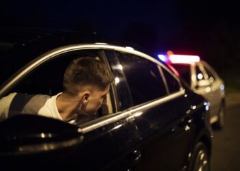 Federal Appeals Court rules gun discovery violates Fourth Amendment because traffic stop was unlawfully extended