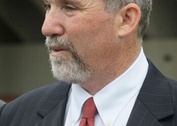 What happened to convicted cop’s missing wife? Suspended lawyer can't tell, judge rules