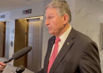 Manchin Expected to Be Democrats' Only 'No' Vote on Women's Health Act to Protect Abortion Rights