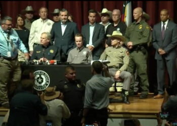 Video of Beto O'Rourke Confronting Texas GOP Governor and Lt. Gov. Goes Viral