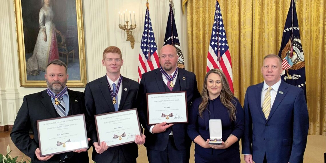 President awards Medal of Valor to officers who risked their lives to save others