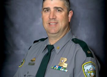Louisiana wildlife officer rescues girl trapped underneath boat