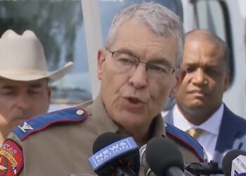 Cops Waited 47 Minutes Because They Were Waiting for a Key to the Door, Thought Shooter Was Barricaded Despite 911 Calls