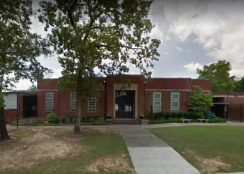 Man trying to break into elementary school killed by police – Law Officer