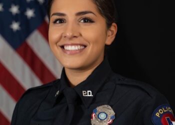Officer shot in face after police pursuit in Houston