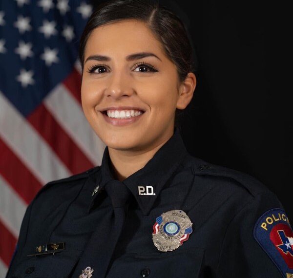 Officer shot in face after police pursuit in Houston