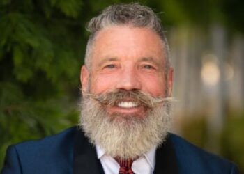10 tips for lawyers to establish self-confidence and client compassion