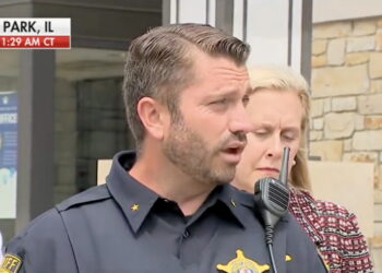 Highland Park Massacre Suspect Purchased Weapons Legally, Walked to Mother's House After Shooting