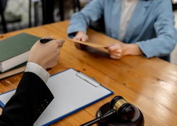 Judicial panel orders probe into federal judges’ hiring of law clerk accused of racist statements