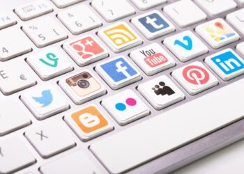 social media buttons