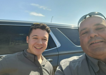 Texas PD responds after selfie with Kyle Rittenhouse goes viral