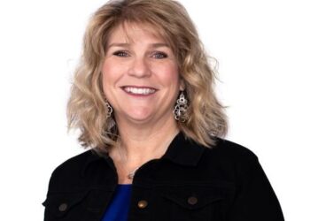 Debbie Foster headshot