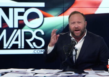 Jan. 6 Committee Preparing to Subpoena Alex Jones Texts and Emails: Report