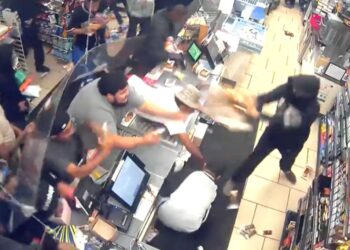 Flash mob in 7/11.