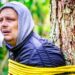 Oregon residents catch suspected arsonist, tie him to tree for police