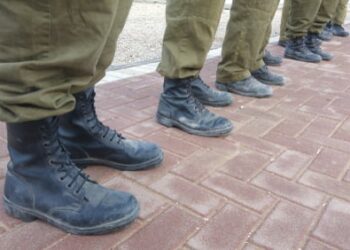 Military can court-martial reservists with 'de facto retirement status,' federal appeals court says
