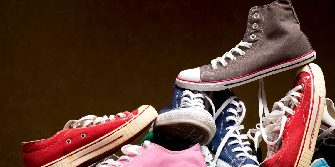 Dallas police donate shoes to more than 500 kids in “Share the Shoes” event