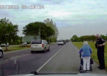 Tennessee police officer escorts 84-year-old woman to her hair appointment