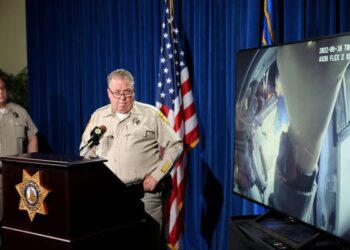 Video shows moments that led up to officer being shot by suspect during foot pursuit