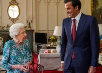 The emir of Qatar, sheikh Tamim bin Hamad Al Thani, meets Queen Elizabeth II at Windsor Castle, 24 May 2022.