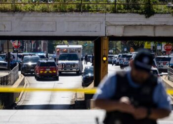 Man shot by Chicago police infiltrated SWAT training