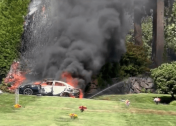 Car bomb explodes at funeral, suspect fires ‘several rounds’ at witnesses during getaway – Law Officer