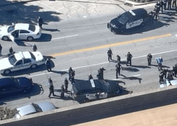 Kansas police officer wounded during gun battle with homicide suspect – Law Officer