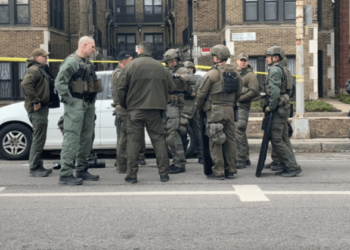 Man shot by Chicago officers infiltrated SWAT training, police superintendent says – Law Officer