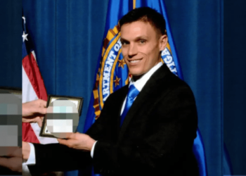 Dozens of former FBI agents support whistleblower Stephen Friend – Law Officer