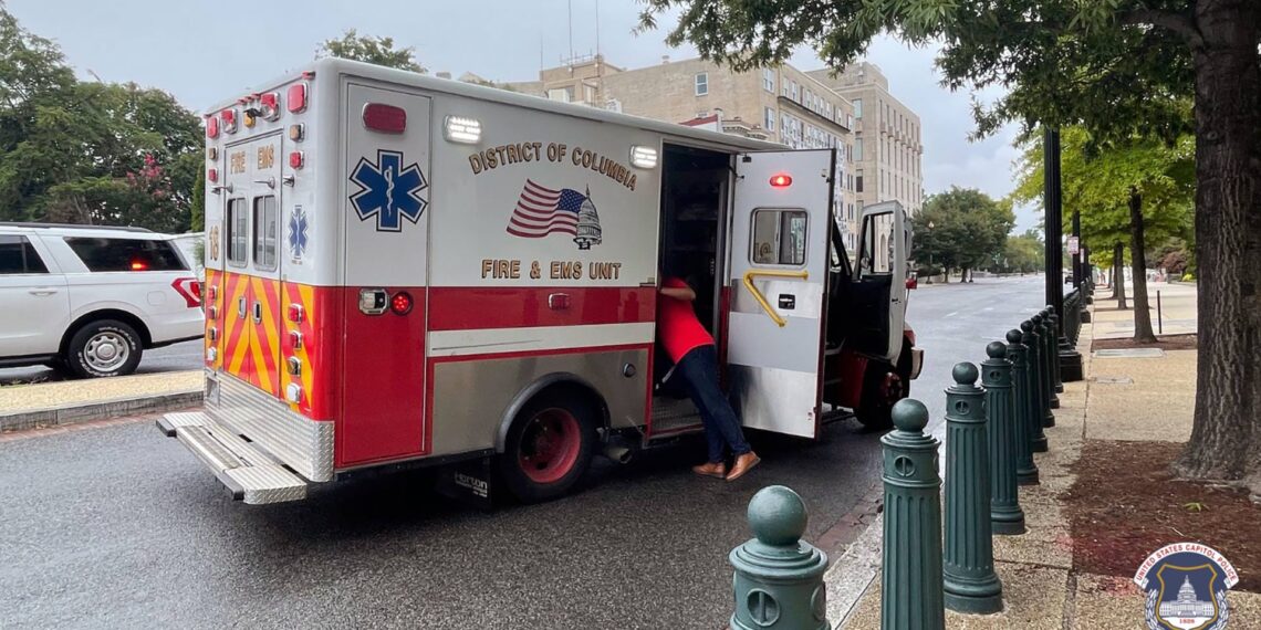 Capitol police deliver a baby girl outside Senate building