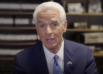 Crist Calls Out DeSantis With Bible Verse Over Flying Immigrants to Martha's Vineyard (Video)