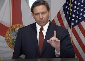 US Attorney in Massachusetts and DOJ Are 'Looking Into' DeSantis Flying 50 Immigrants to Martha's Vineyard: Report
