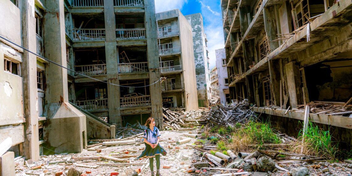 Women and War: Abandoned Figures