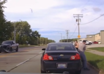 4 good Samaritans aid LEO struggling with suspect during traffic stop