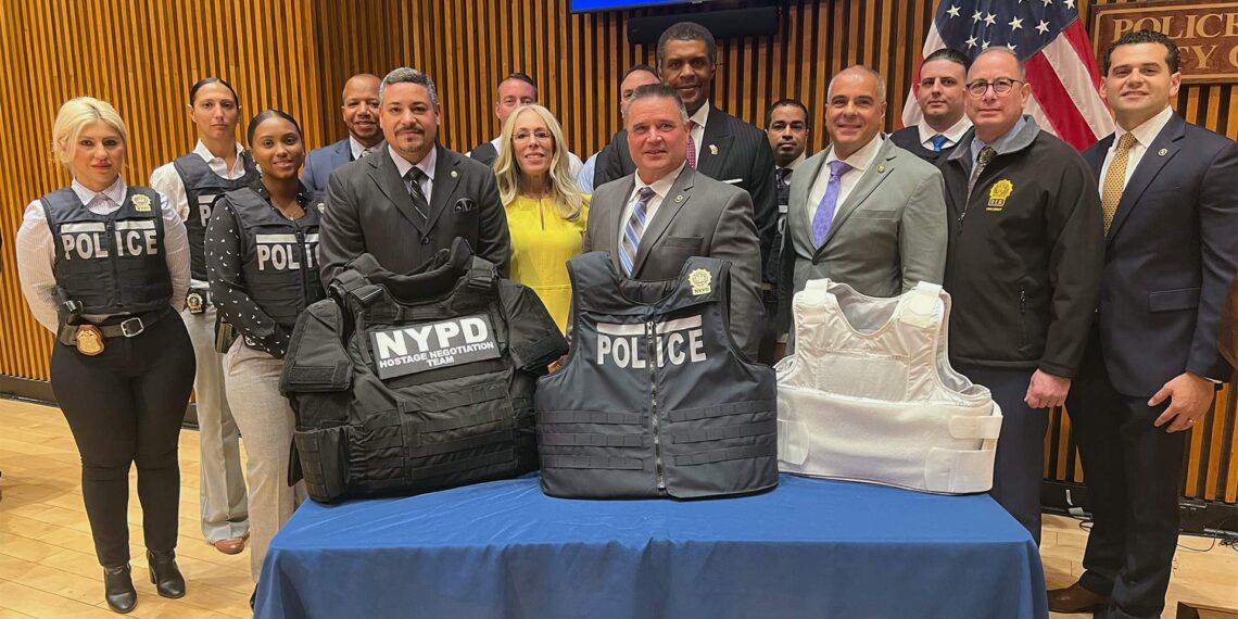 New York law enforcement organizations provide 1,100 lightweight bulletproof vests to detectives