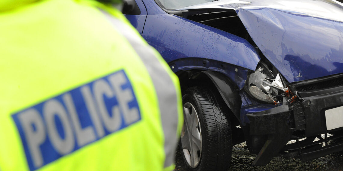 Arkansas off-duty officer rescues mother and child in car accident