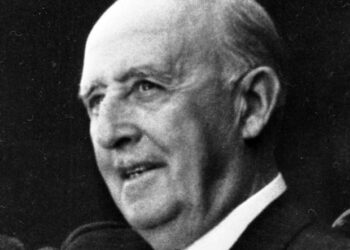 Spain passes law to bring ‘dignity’ to Franco-era victims | Spain