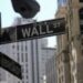 wall-street-g651a0e7de_1920