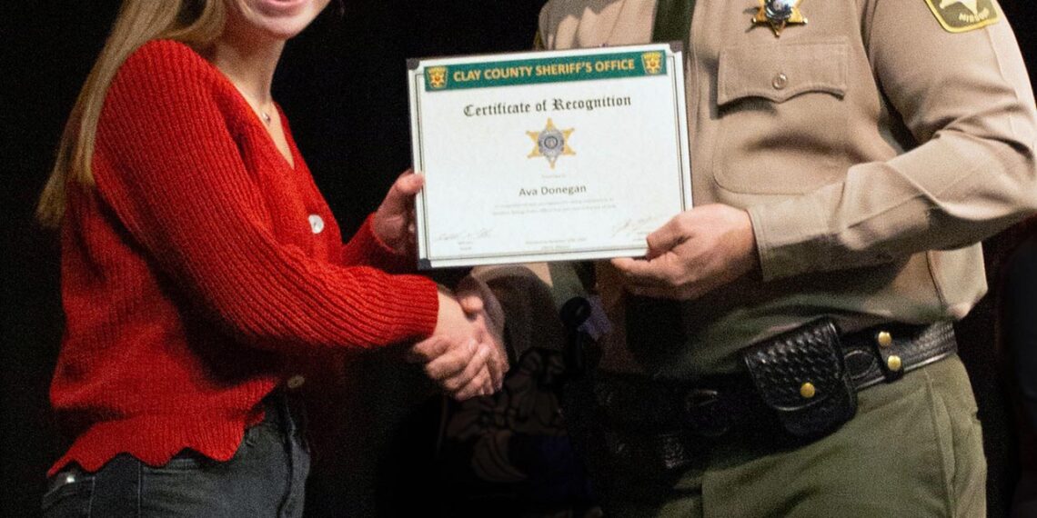 Missouri teenager honored for applying a tourniquet to a wounded officer after shooting