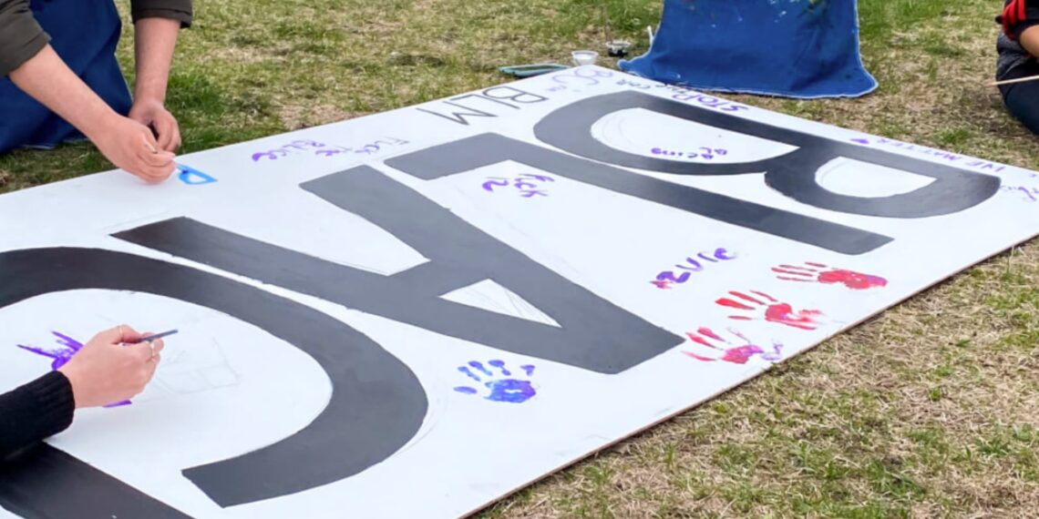 Minnesota school district stands by ‘f the police’ mural – Law Officer