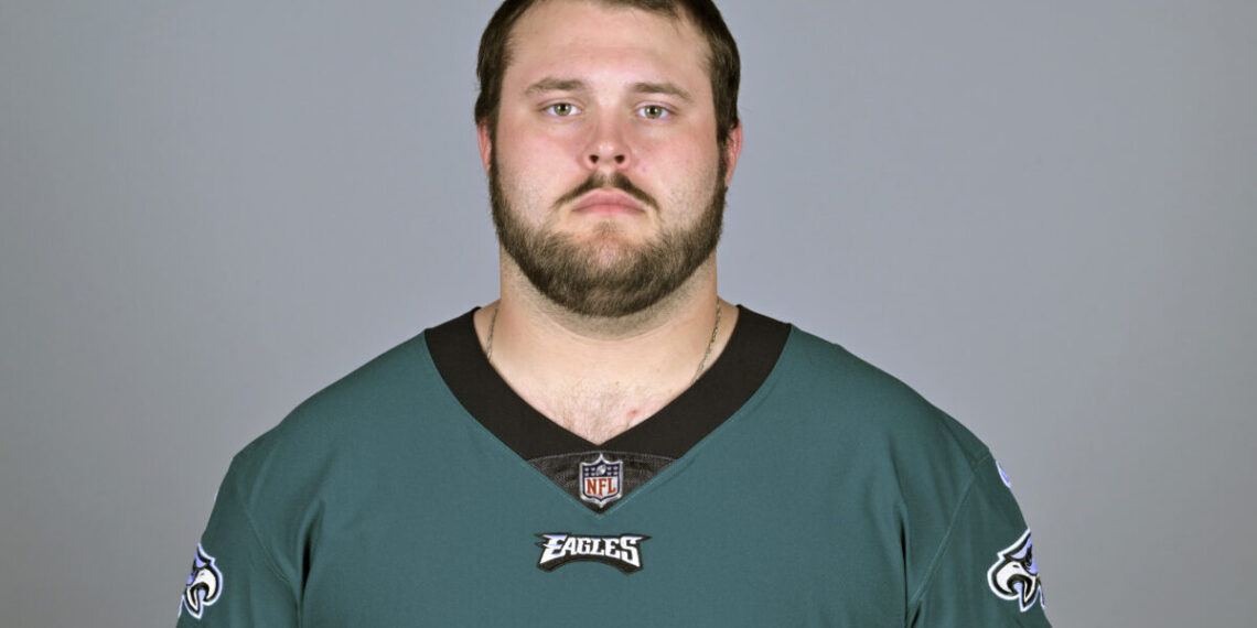 Josh Sills, a reserve offensive lineman for the NFC champion Philadelphia Eagles, has been indicted on rape and kidnapping charges that stem from an incident in Ohio just over three years ago, authorities said.
