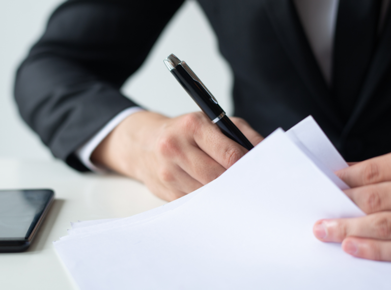 When to Fire a Personal Injury Lawyer and Hire a New One