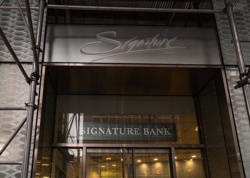 AP Signature Bank_800px