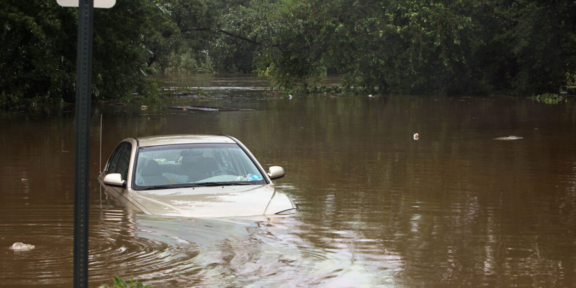 Florida police officers recount heroic rescue of 3-year-old boy trapped in sinking car