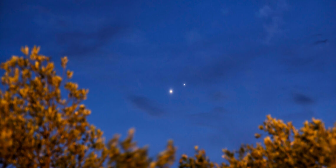 Not UFOs: Police departments across the country receive 9-1-1 calls about planetary phenomenon