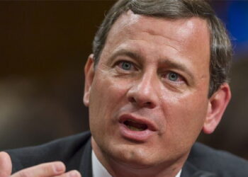 Chief Justice Roberts Buried by Ethics Expert for Refusal to Talk About Clarence Thomas