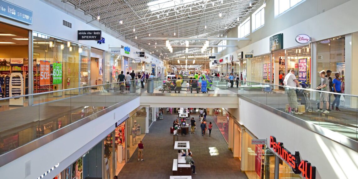 Good Samaritan praised for freeing officer from chokehold in struggle at New Jersey mall