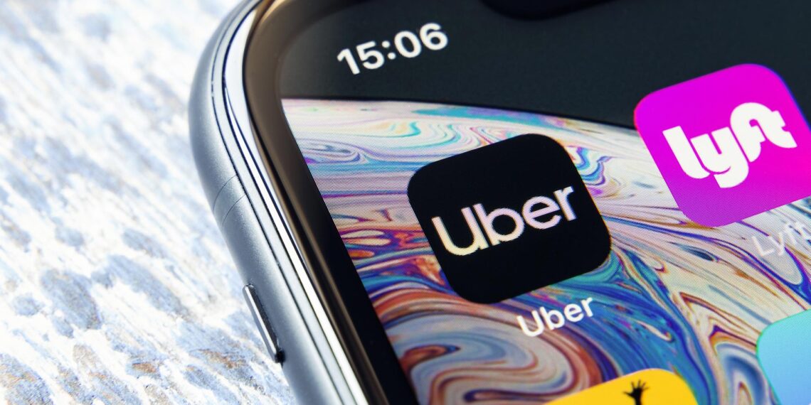 Kansas burglary suspect uses ride-share app to escape while surrounded by officers
