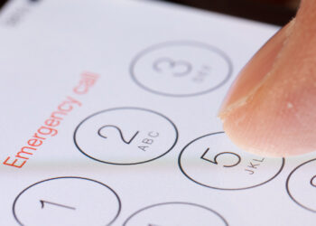 Spike in accidental 9-1-1 hang-up calls overwhelming emergency services in Wisconsin