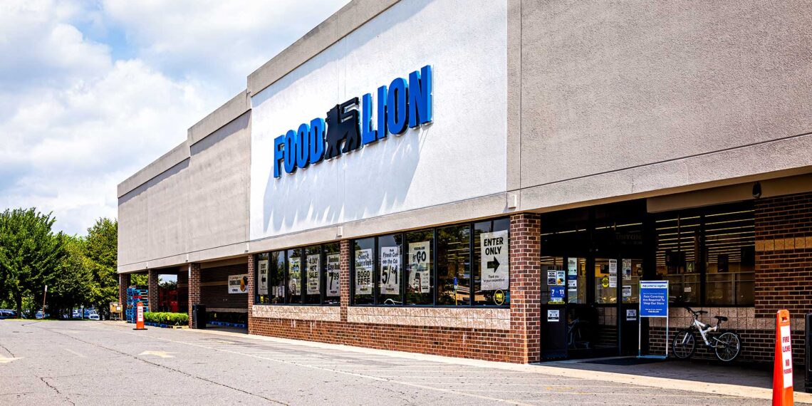 Off-duty deputy nabs wanted fugitive in North Carolina grocery store